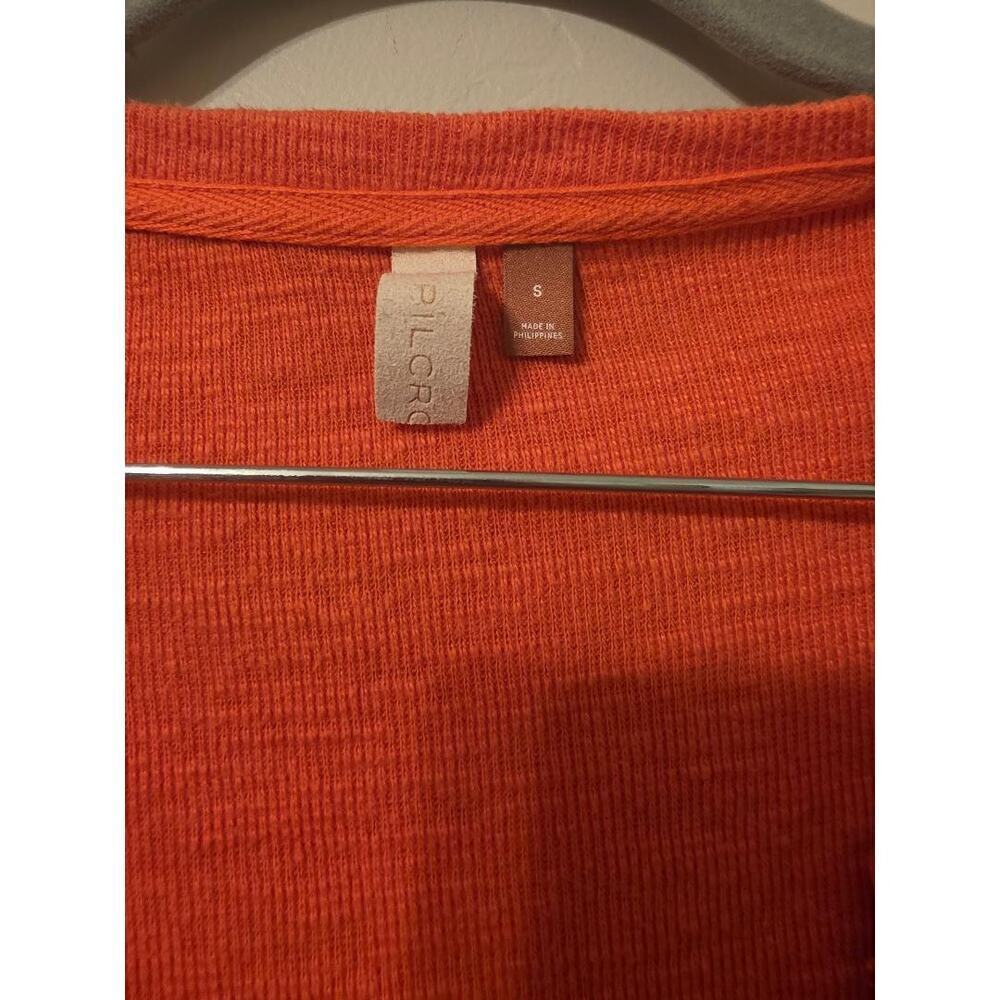 π Pilcro Ruffle Knit V-Neck Top β Small - Picture 5 of 7